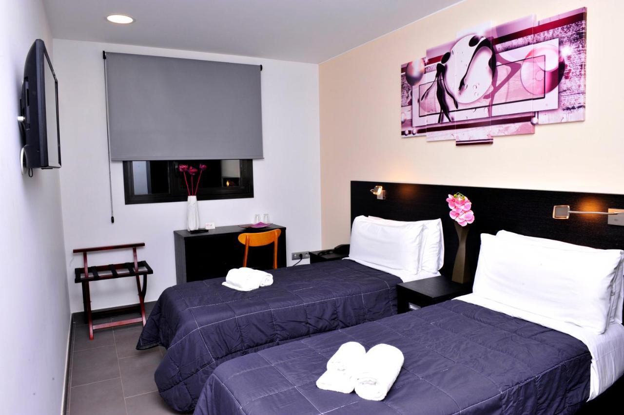 6 Bis Hotel Castelldefels Εξωτερικό φωτογραφία
