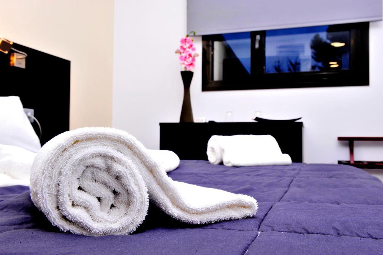 6 Bis Hotel Castelldefels Εξωτερικό φωτογραφία