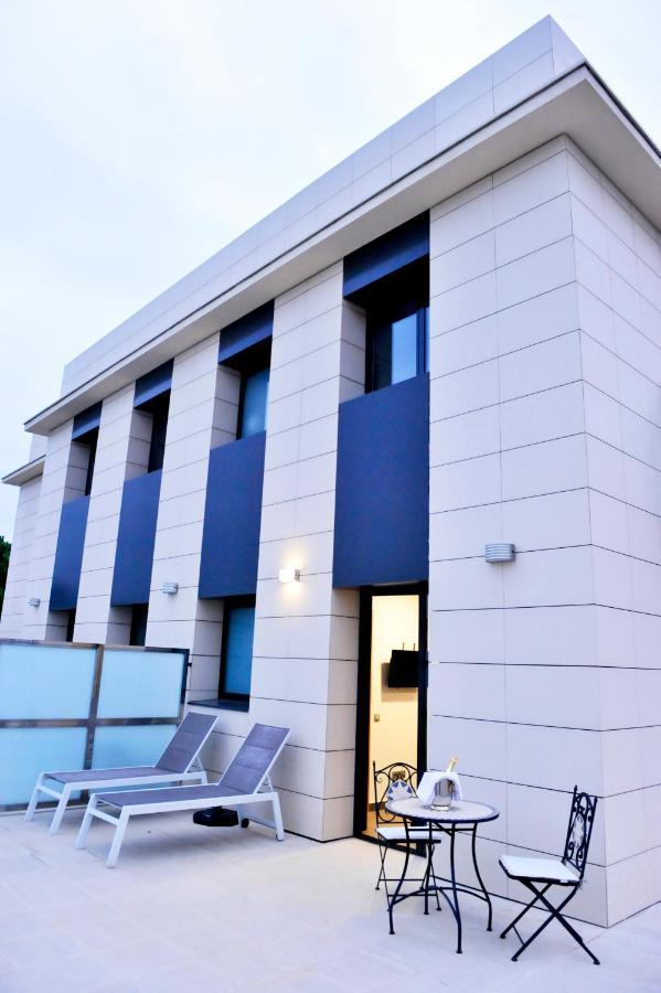 6 Bis Hotel Castelldefels Εξωτερικό φωτογραφία