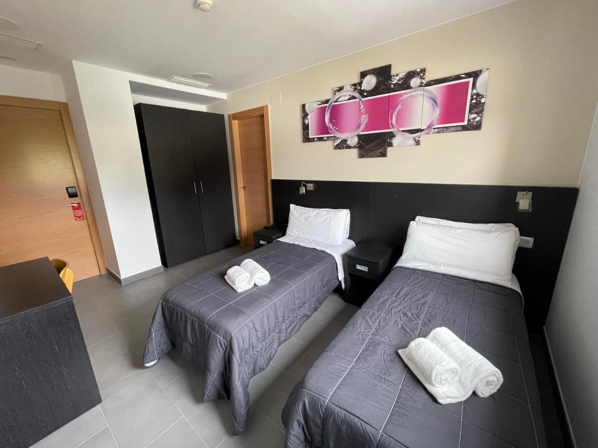 6 Bis Hotel Castelldefels Εξωτερικό φωτογραφία