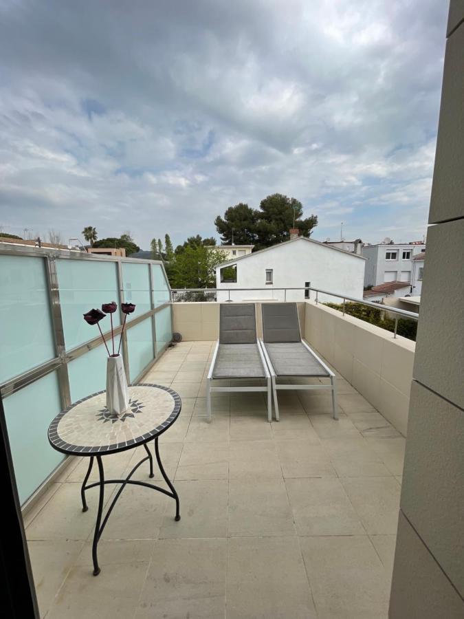 6 Bis Hotel Castelldefels Εξωτερικό φωτογραφία