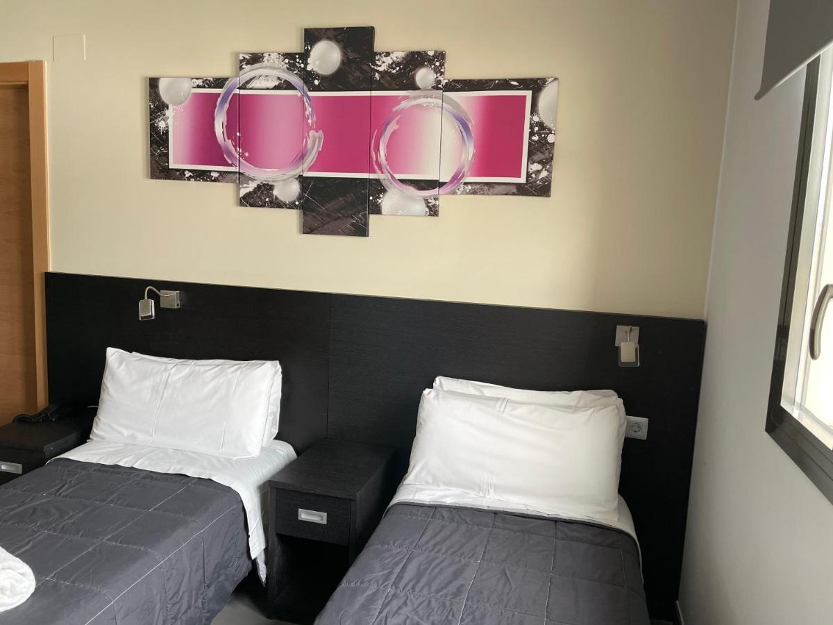 6 Bis Hotel Castelldefels Εξωτερικό φωτογραφία