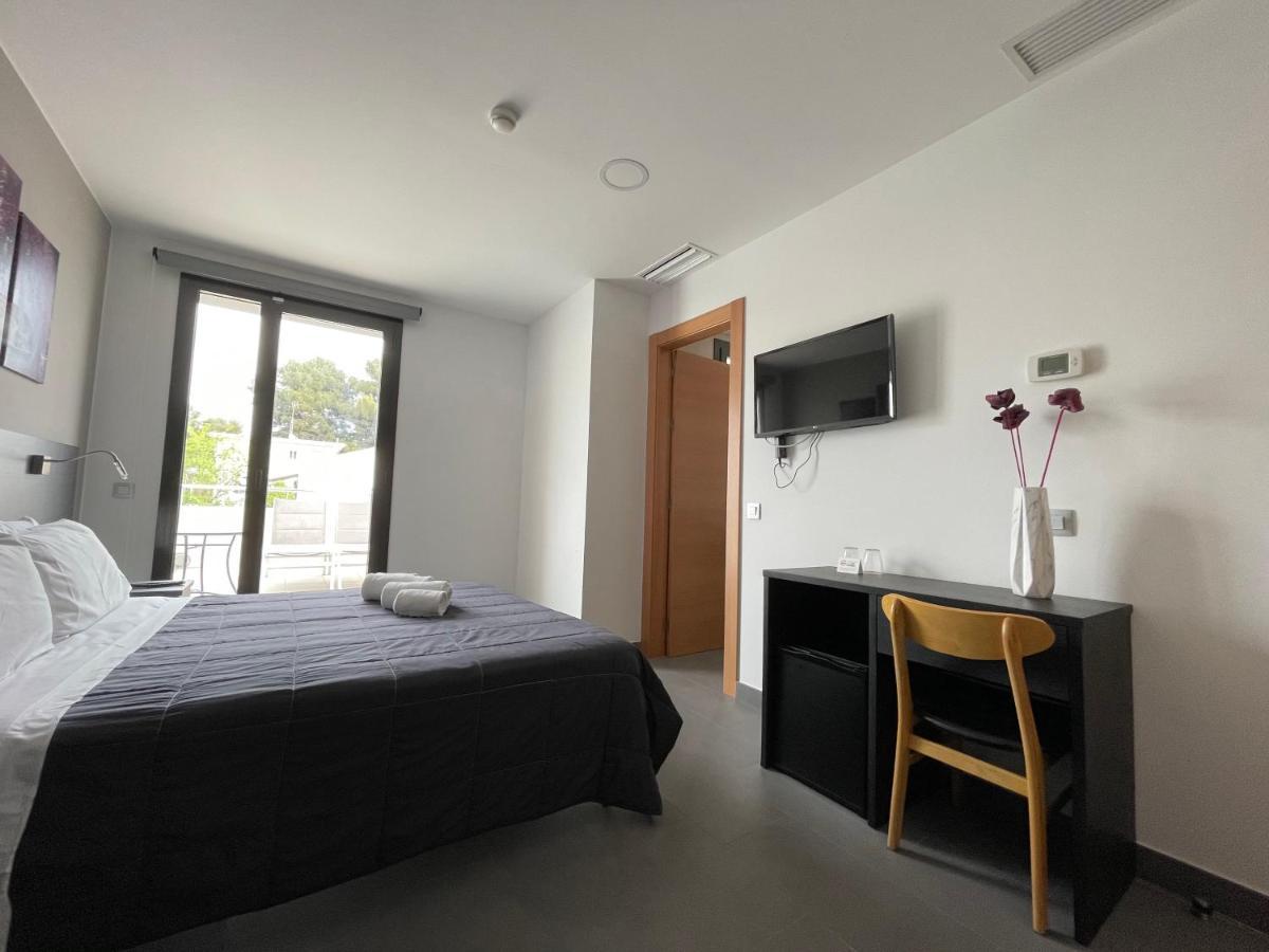 6 Bis Hotel Castelldefels Εξωτερικό φωτογραφία