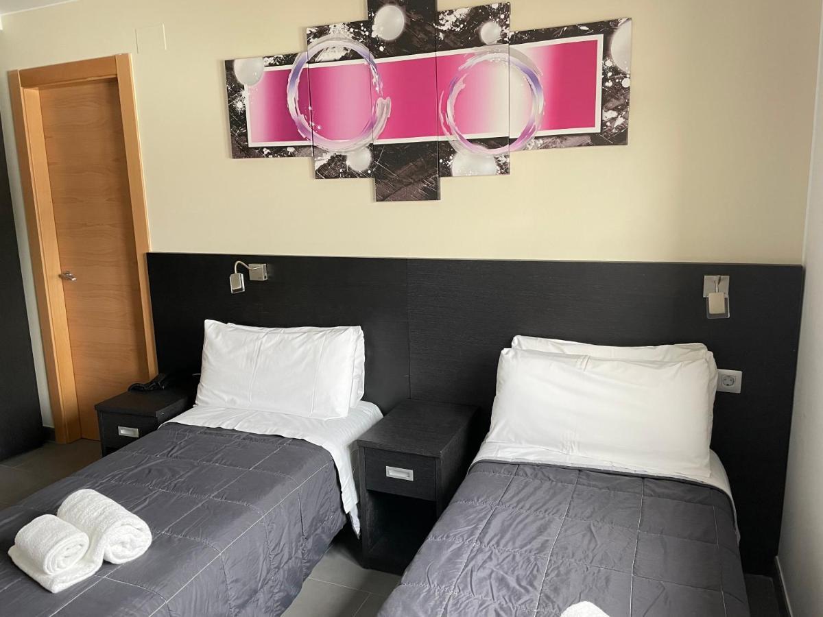 6 Bis Hotel Castelldefels Εξωτερικό φωτογραφία