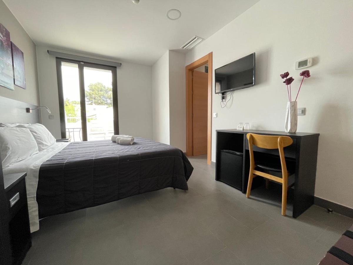 6 Bis Hotel Castelldefels Εξωτερικό φωτογραφία