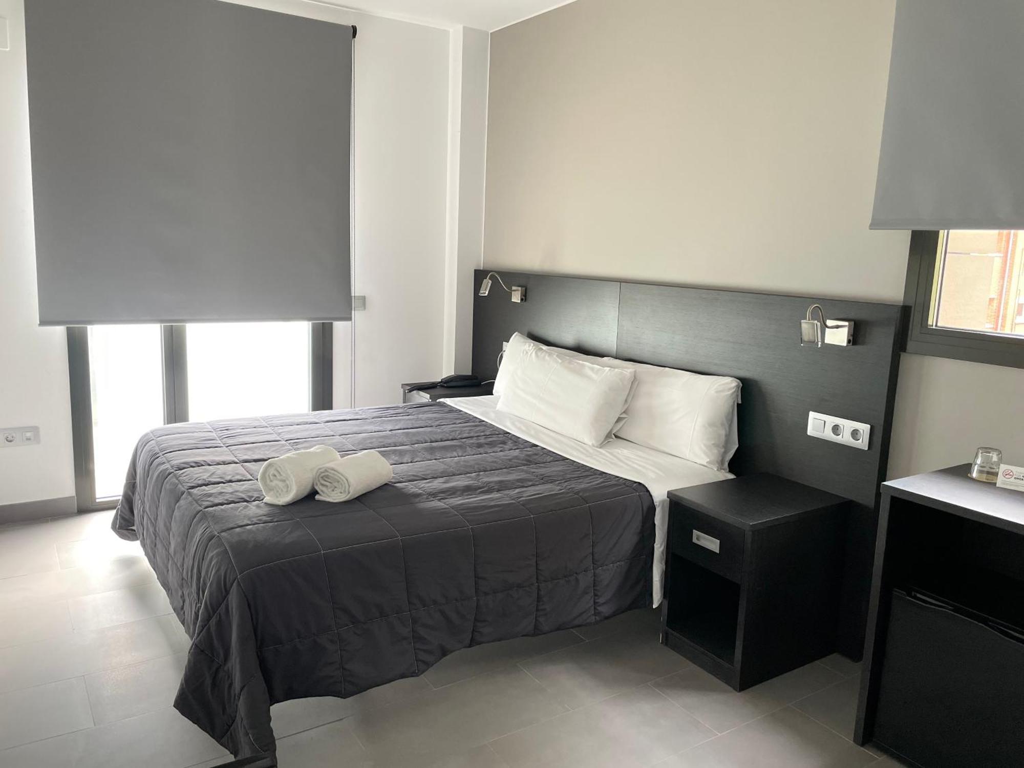 6 Bis Hotel Castelldefels Εξωτερικό φωτογραφία
