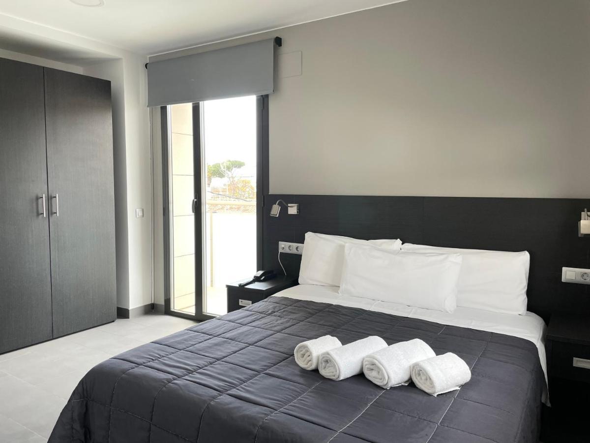 6 Bis Hotel Castelldefels Εξωτερικό φωτογραφία