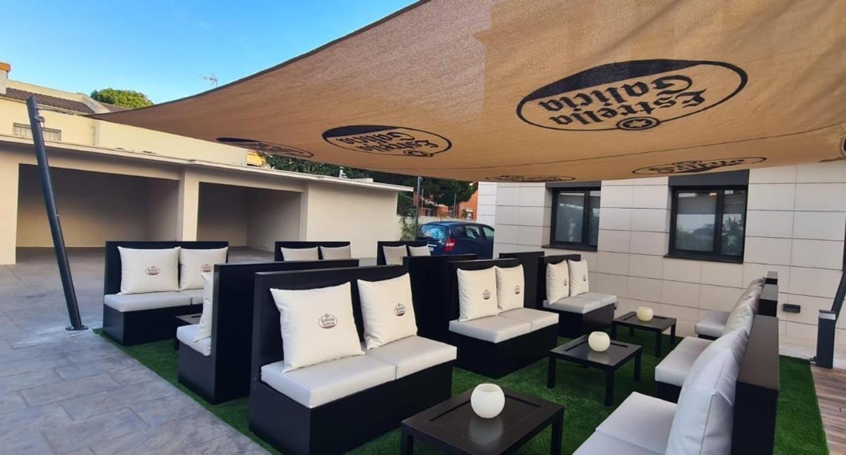 6 Bis Hotel Castelldefels Εξωτερικό φωτογραφία