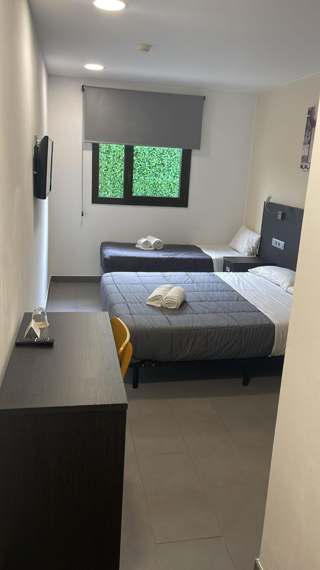 6 Bis Hotel Castelldefels Εξωτερικό φωτογραφία