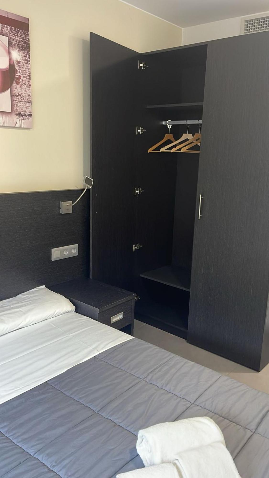 6 Bis Hotel Castelldefels Εξωτερικό φωτογραφία
