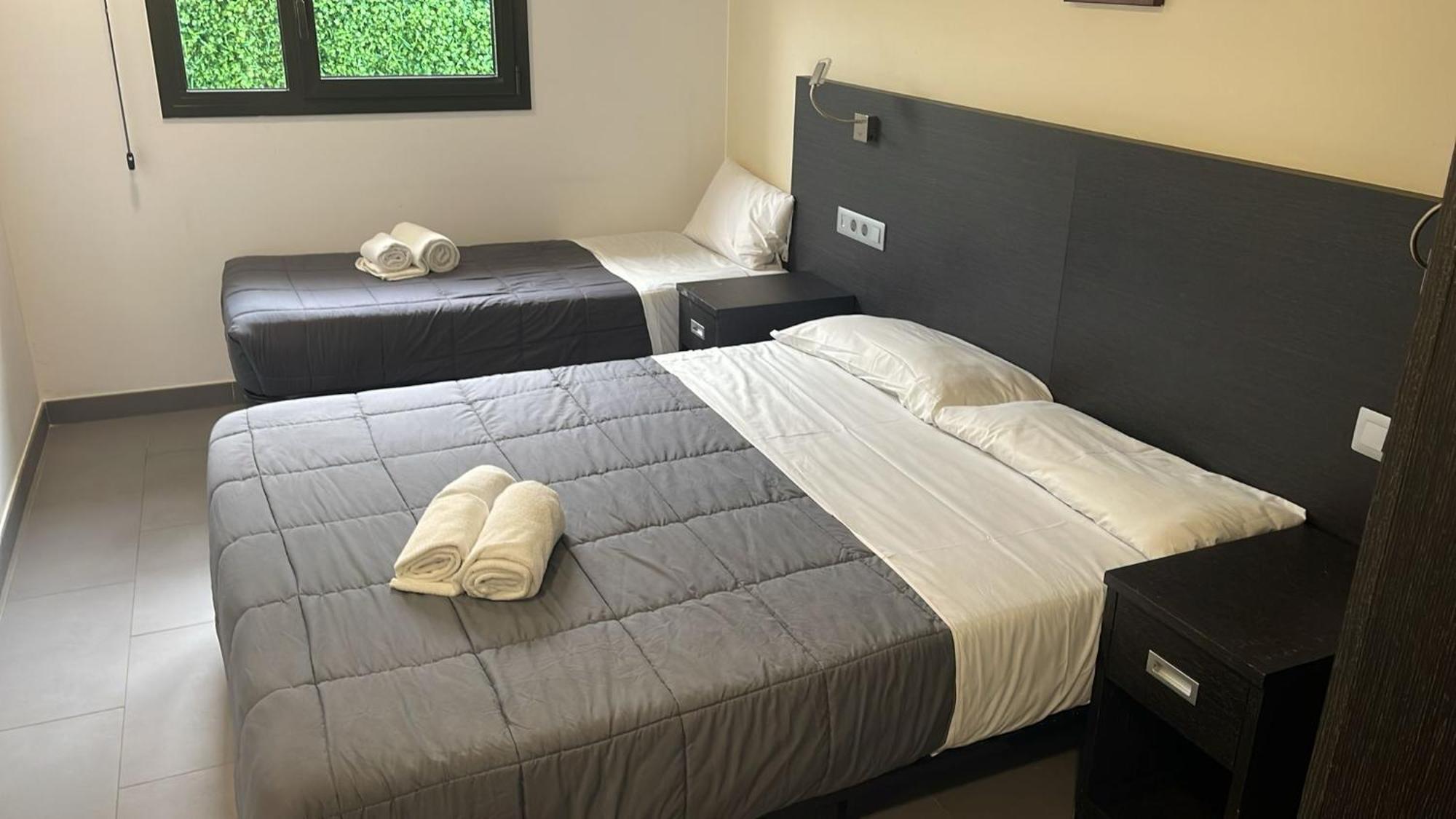 6 Bis Hotel Castelldefels Εξωτερικό φωτογραφία